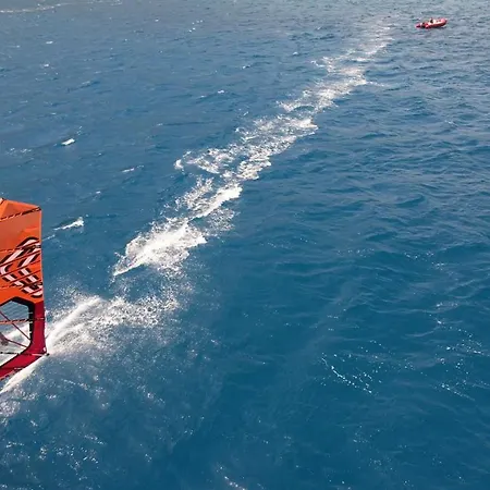 Ξενοδοχείο Surf Βασιλική