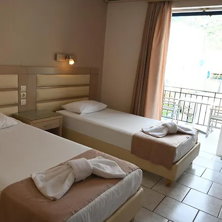 Ξενοδοχείο Surf 2*