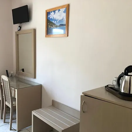 Surf Ξενοδοχείο 2*