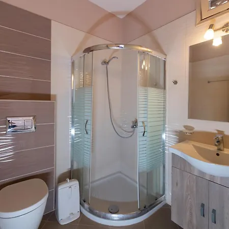 Surf Hotel 2*