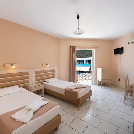 Surf Hotel 2*