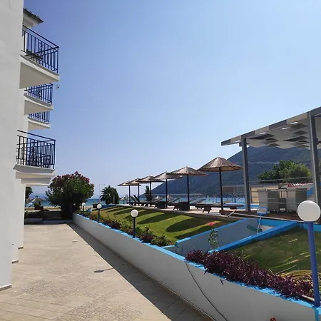 Surf Hotel 2*